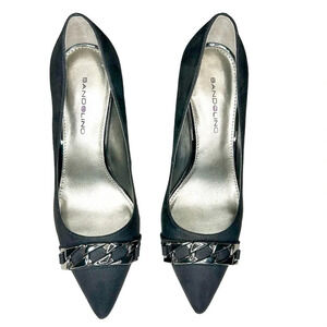 Bandolino Pointy Toe Black Stiletto heels. New